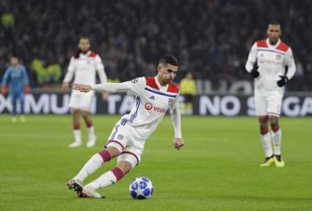 北青：国安球迷赛后齐唱《再见》，张源和王子铭都流下了泪水（北青：赛后国安球迷合唱《再见》，张源与王子铭动情落泪）