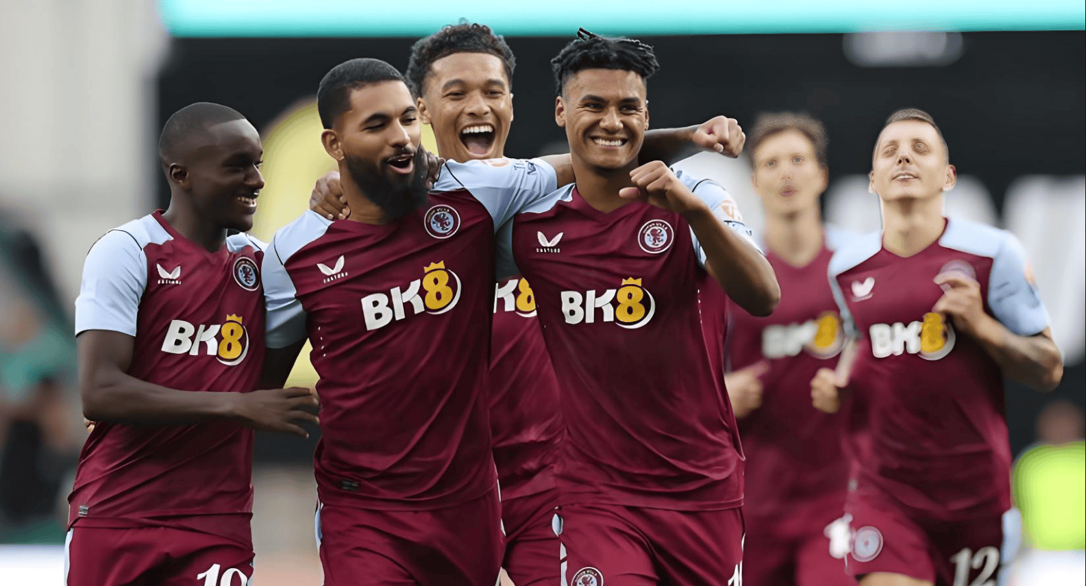 多队争抢顶级射手场面激烈（多队竞逐顶级射手 竞争白热化）